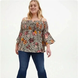 Torrid - Babydoll  Crinkle Gauze Smocked Cold Shoulder Top